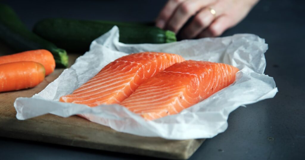 抜け毛・薄毛に効く食べ物ランキング10選｜栄養不足が原因の髪トラブルを食事で改善
